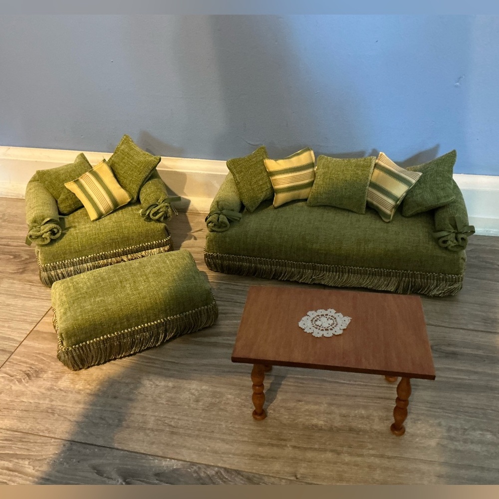 Salesman Sample Living room Set for Dolls